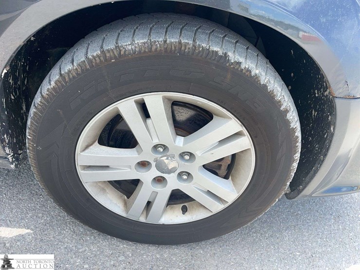 2012-dodge-grand-caravan-crew-image-22