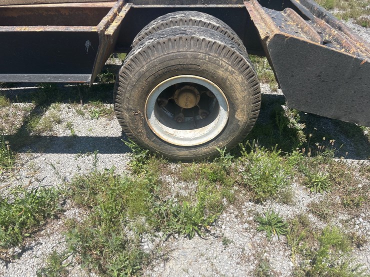 #82-•-phelan-single-axle-fixed-neck-lowboy-image-5