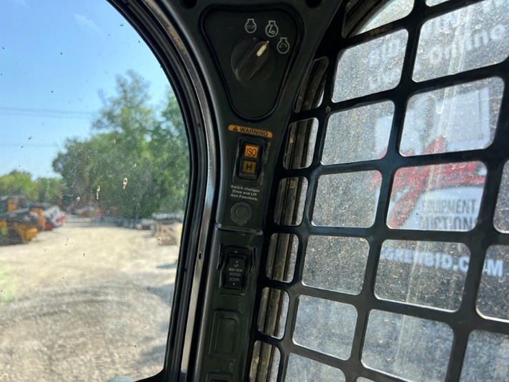 2019-bobcat-t870-image-19