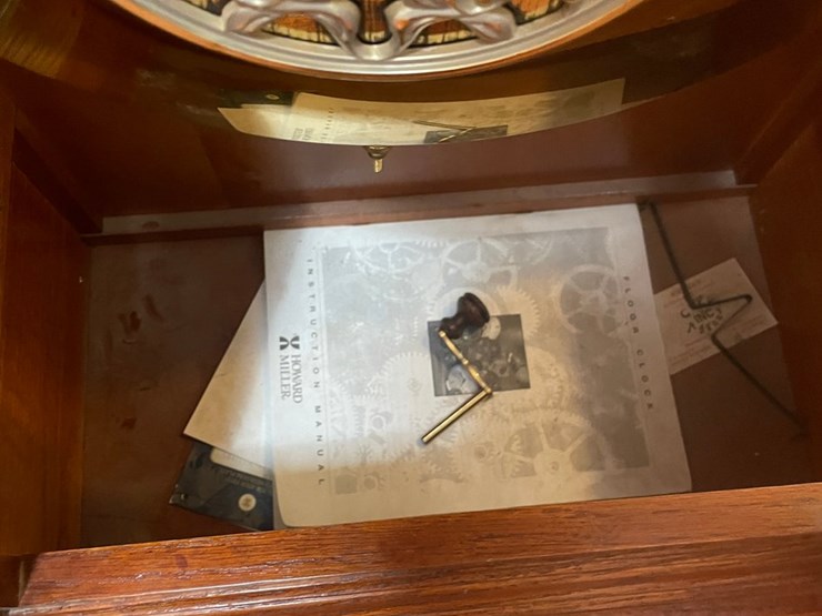 #250-•-howard-miller-grandfather-clock-(offsite-in-las-cruces)-image-8