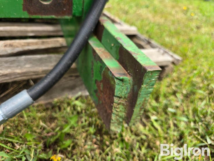 john-deere-8100-image-18