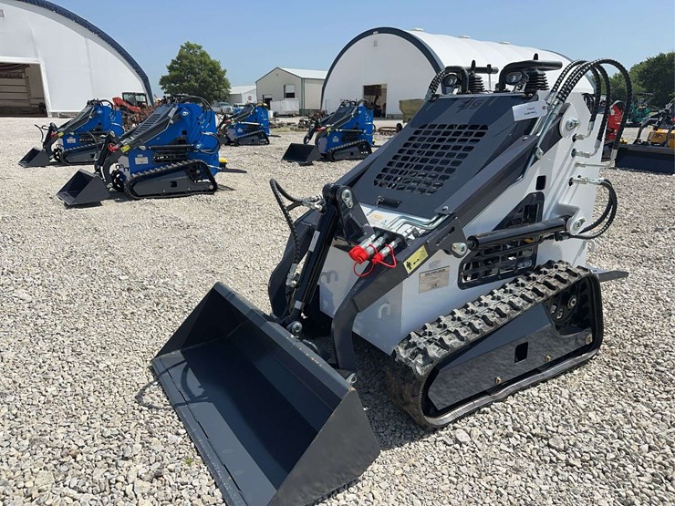 2026-zjg-zj-380-tracked-mini-skid-steer-loader-image-10