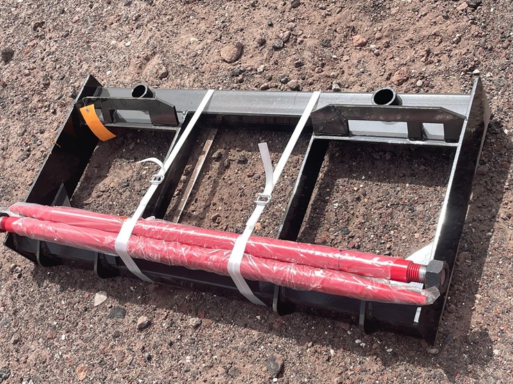 #1356-•-skid-steer-bale-fork-image-3
