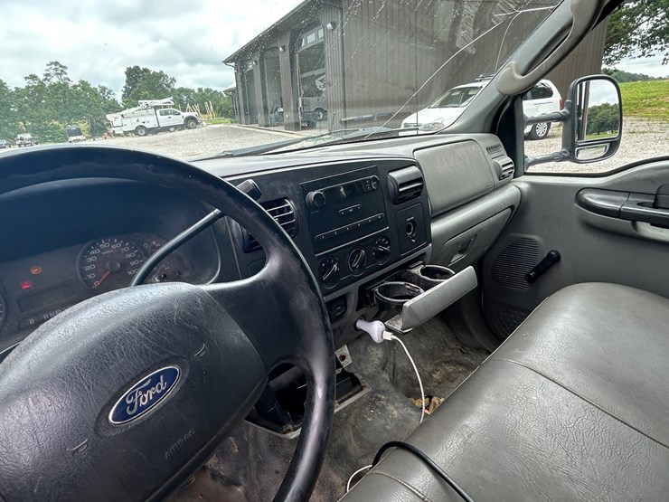 2006-ford-f450-image-21