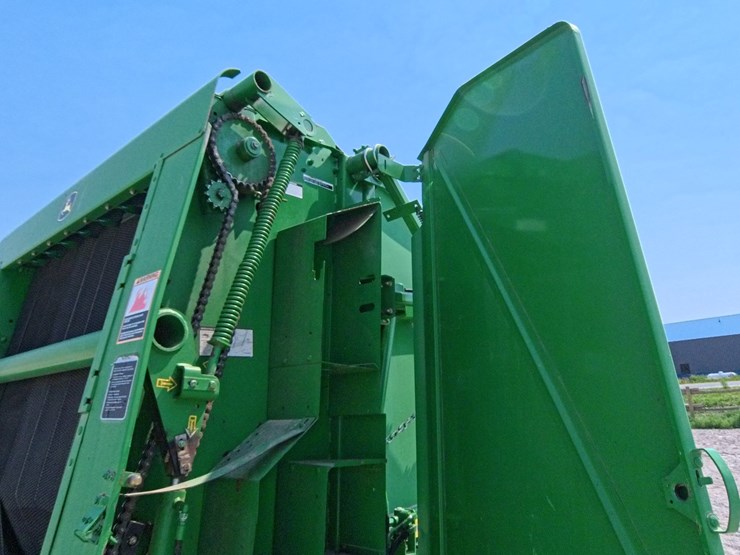 2009-john-deere-568-image-25