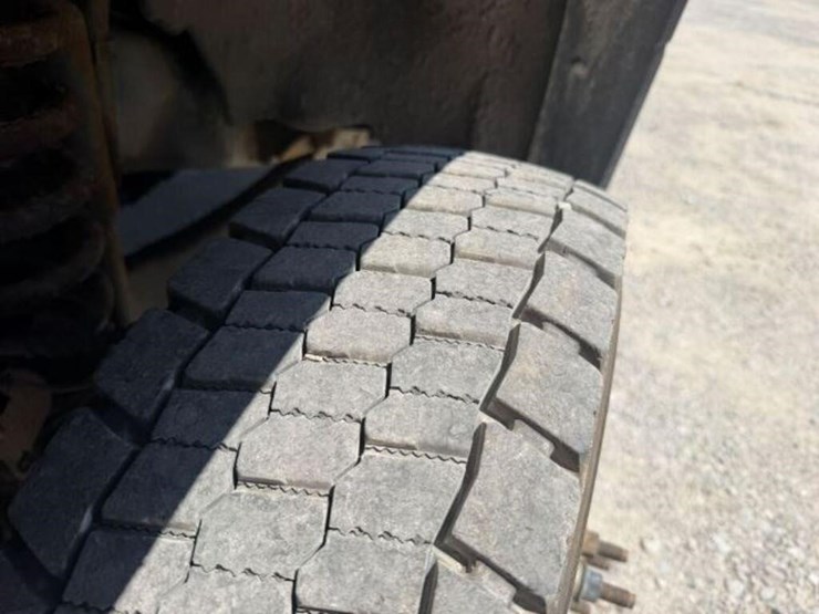 2016-ford-f550-xl-image-24