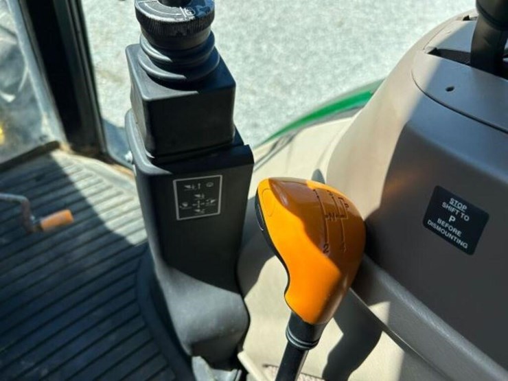 2016-john-deere-5085e-image-12