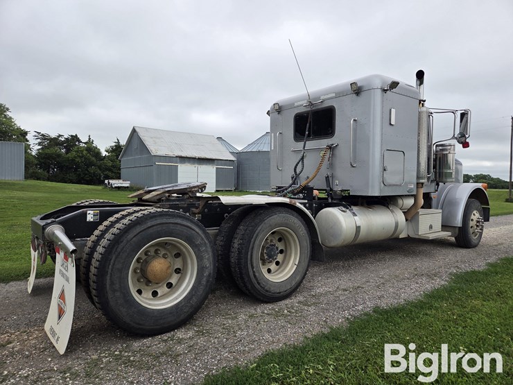 2008-peterbilt-367-image-5