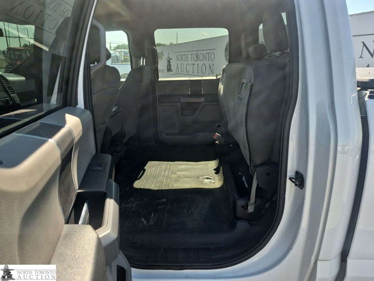 2017-ford-f150-image-15