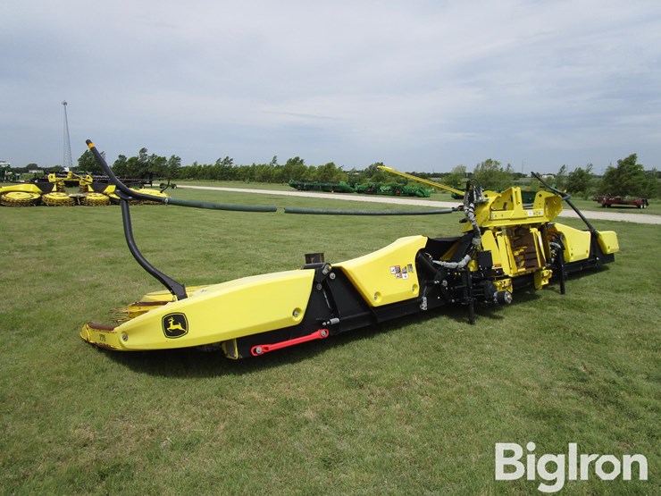 2022-john-deere-772-image-7