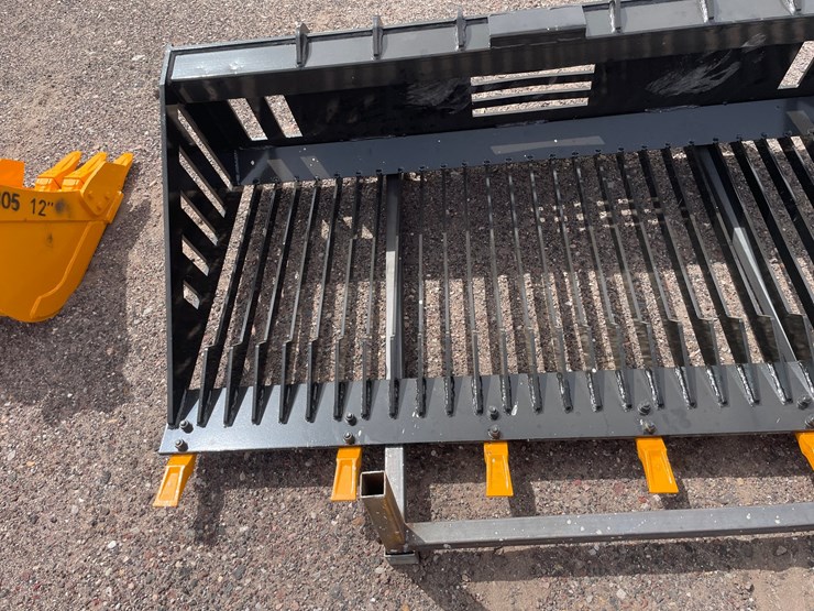 #1309-•-skid-steer-bucket-image-8