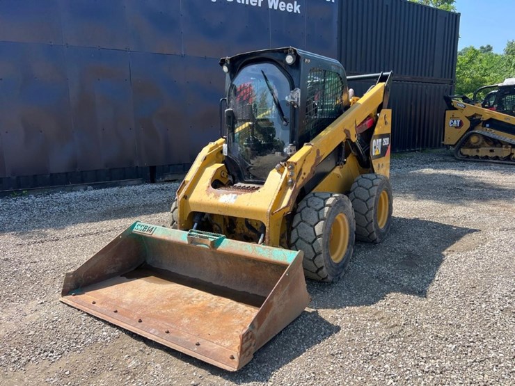 2018-caterpillar-262d-image-2