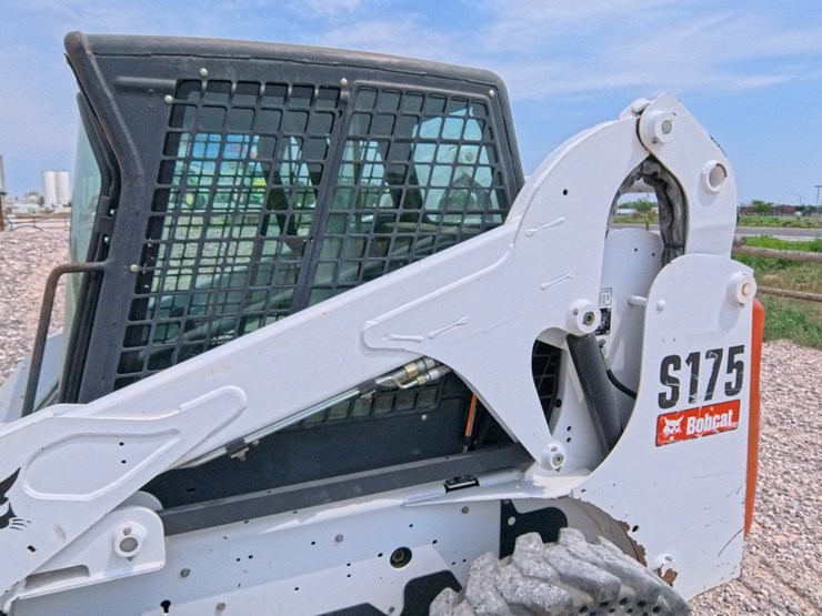 2008-bobcat-s175-image-16