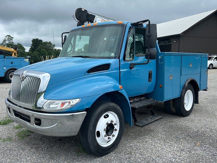 #1087-•-2007-international-service-truck-image-1