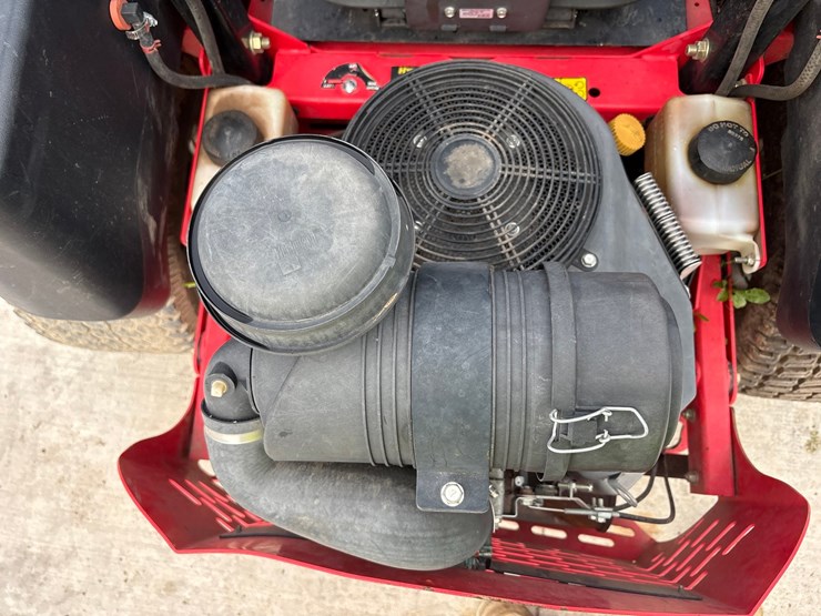 #5102-•-gravely-zt-5400-lawn-mower-image-9