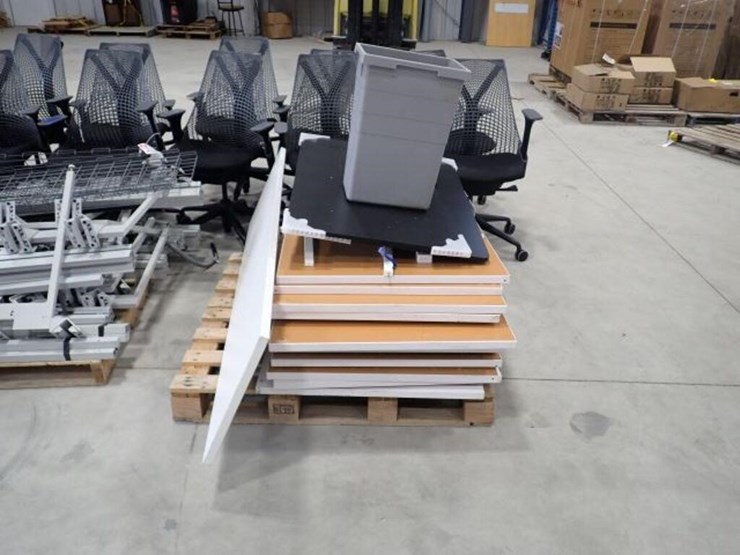 qty-of-(12)-multi-station-connectable-desks-&-image-7