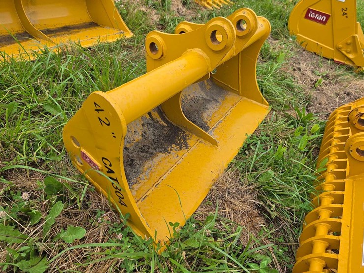 caterpillar-304-image-2