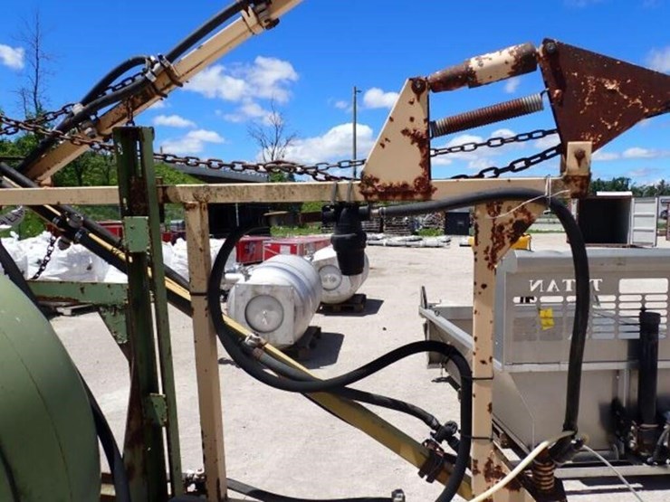 calsa-280-gal-tow-behind-sprayer-image-33