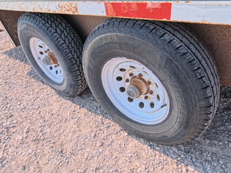 #1088-•-2000-donahue-livestock-trailer-image-20