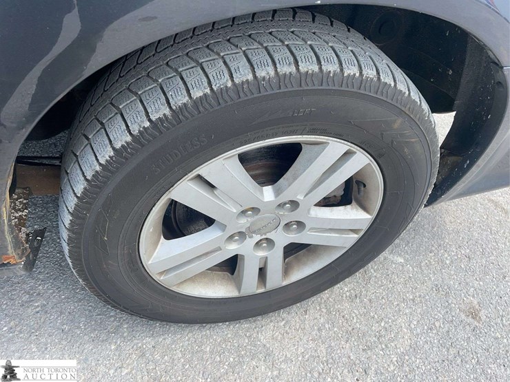 2012-dodge-grand-caravan-crew-image-24