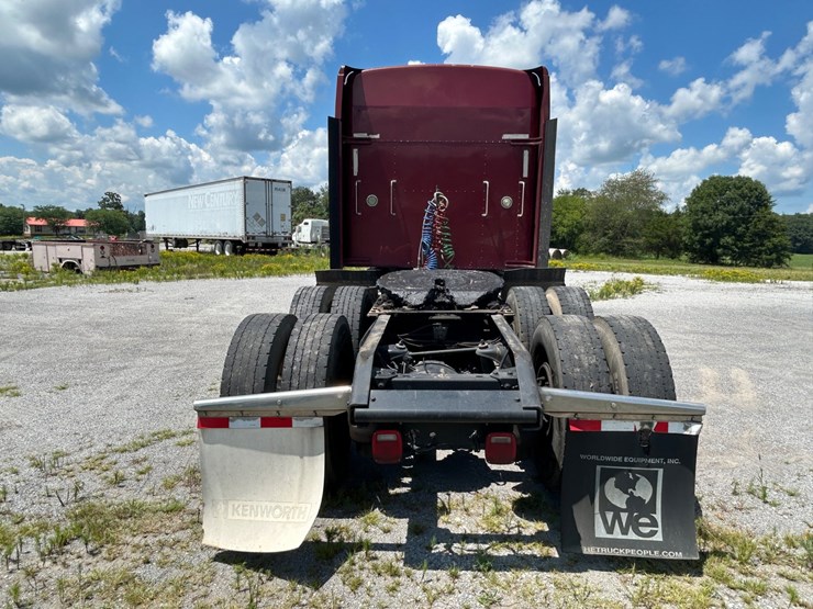 2013-kenworth-w900-image-6