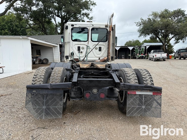2012-freightliner-cascadia-113-image-6