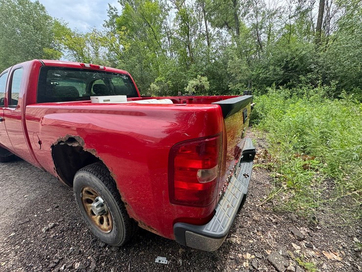 #1868-•-2009-chevy-silverado-pickup-truck-image-16