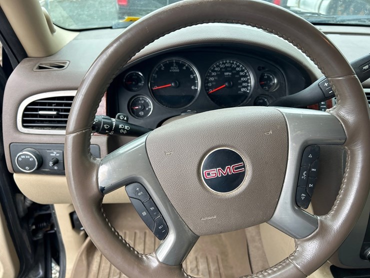 2010-gmc-yukon-image-45