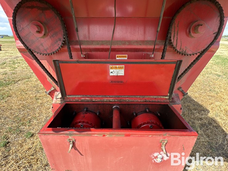 gehl-mf8335-total-mix-feeder-wagon-image-18