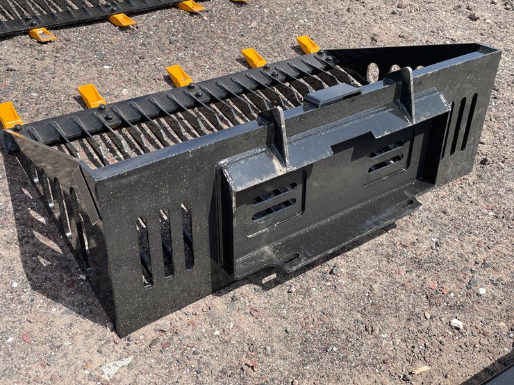 #1314-•-mini-skid-steer-rock-bucket-image-4