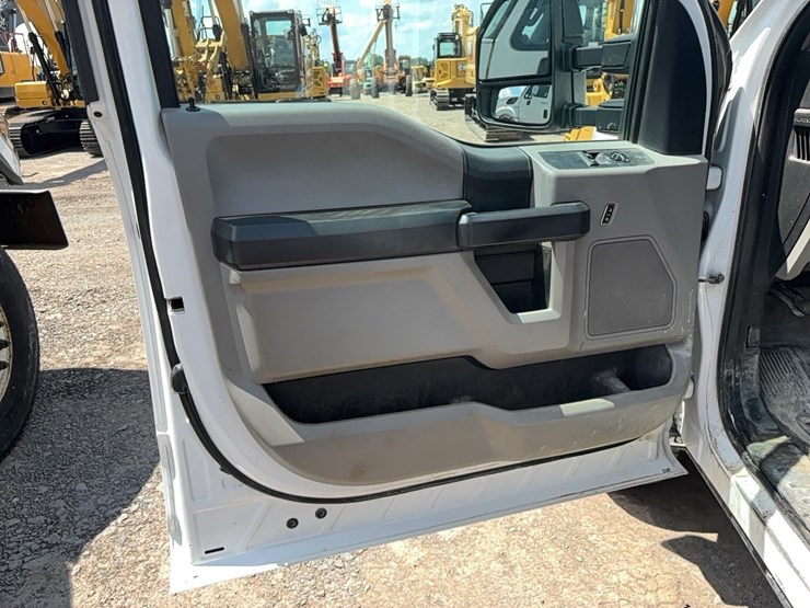 2020-ford-f350-image-11