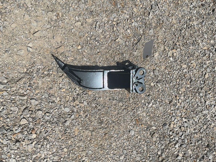 mini-excavator-ripper-attachment-image-1