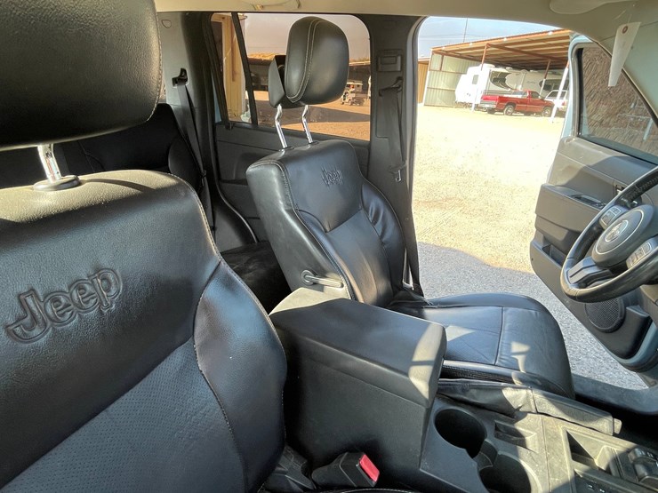 2012-jeep-liberty-image-91