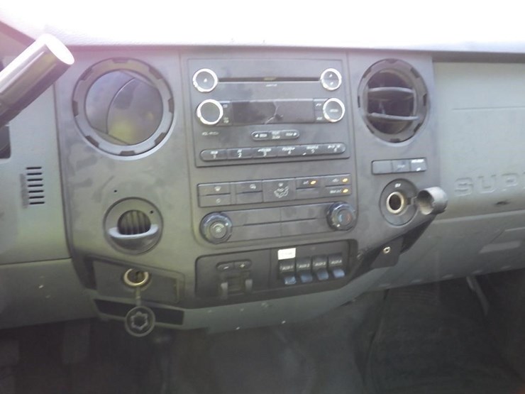 2012-ford-f550-image-34