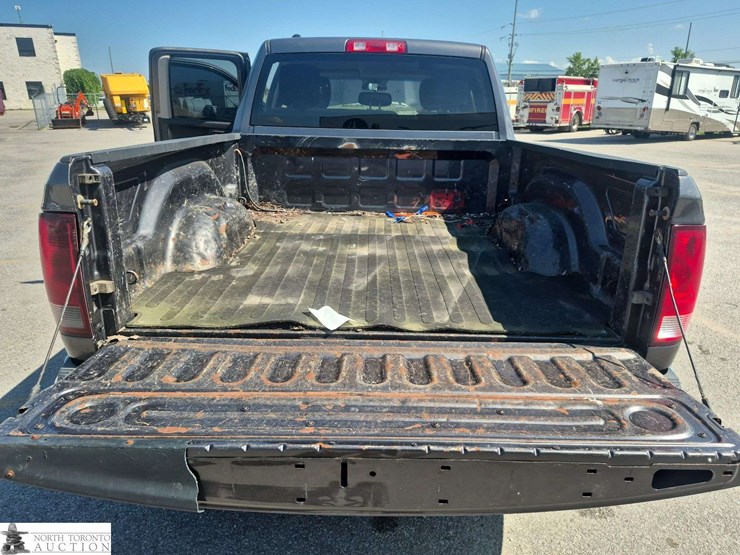 2014-dodge-1500-image-29