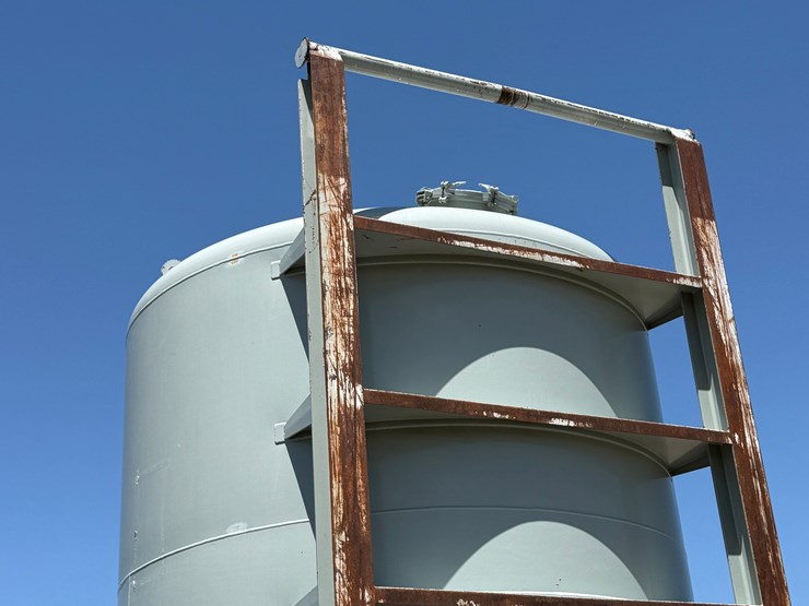 2012-wilco-25’-x-12’-vertical-skidded-silo-image-6
