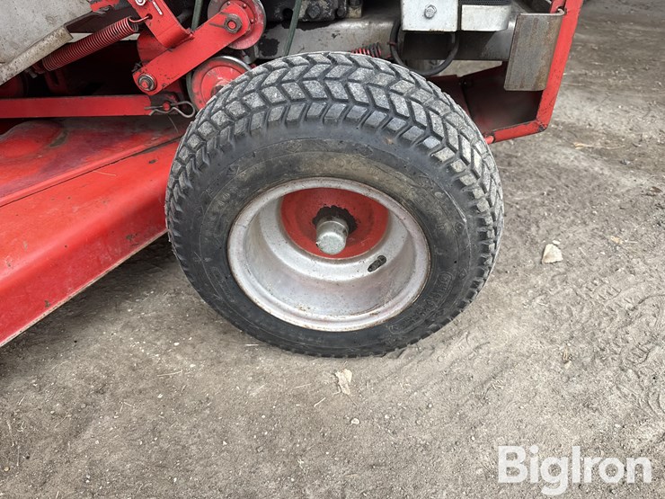 massey-ferguson-10-image-17