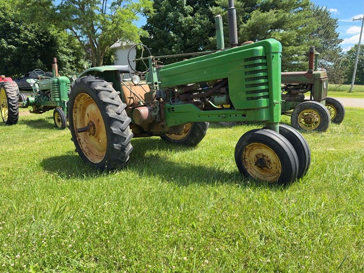 john-deere-model-b-image-2
