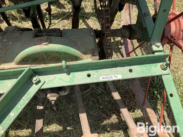 oliver-superior-mechanical-grain-drill-image-10
