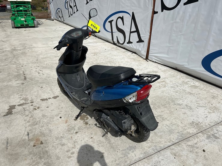 #5103-•-2021-50cc-moped-image-3
