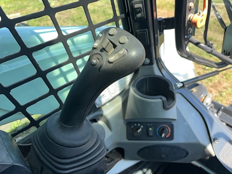 2019-bobcat-t870-image-21