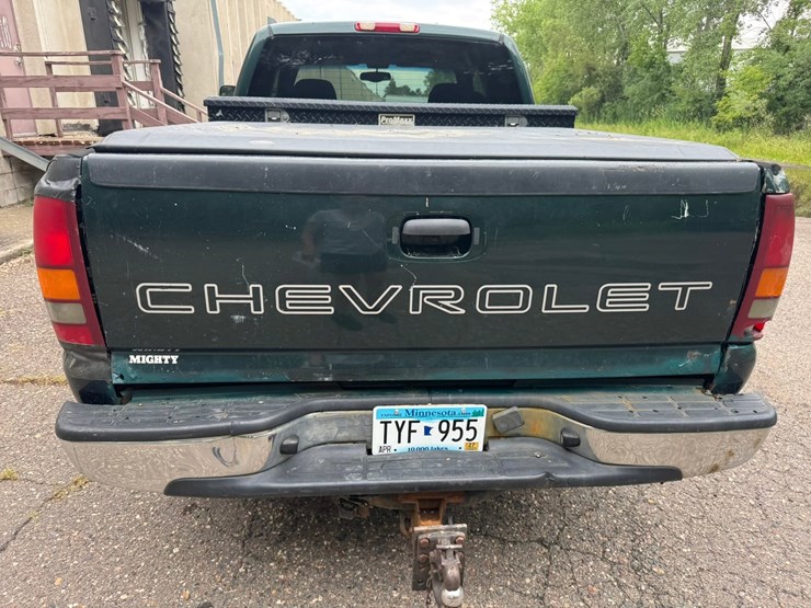 2002-chevrolet-2500hd-image-19