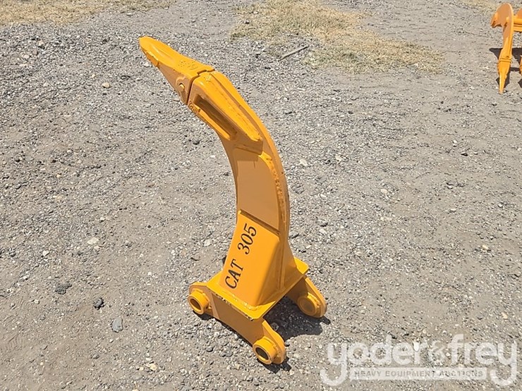 2026-caterpillar-305-image-4