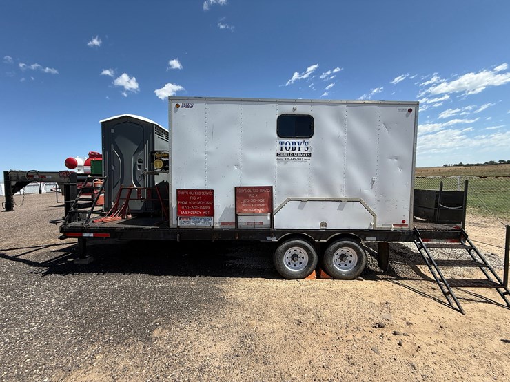 2000-crkg-24’x102”-t/a-porta-potty-doghouse-gooseneck-trailer-image-3