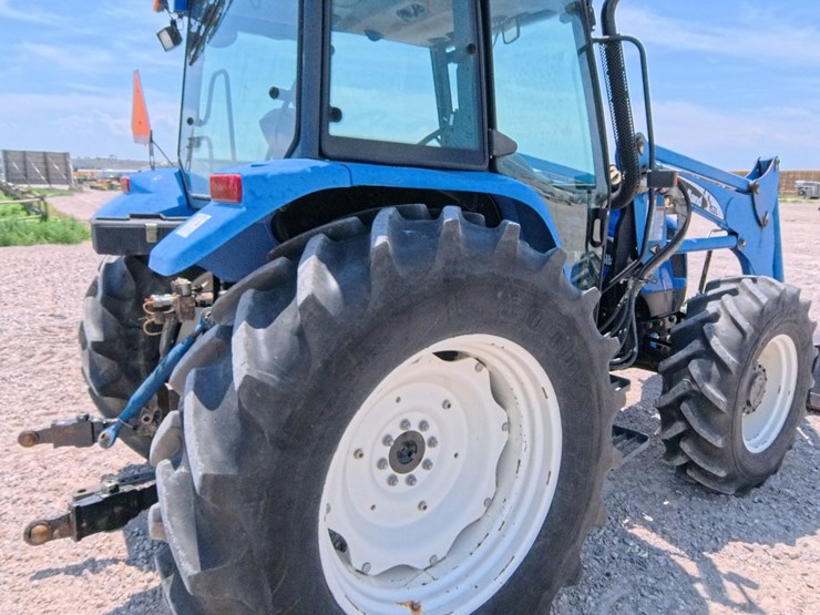 2004-new-holland-tl100a-image-64