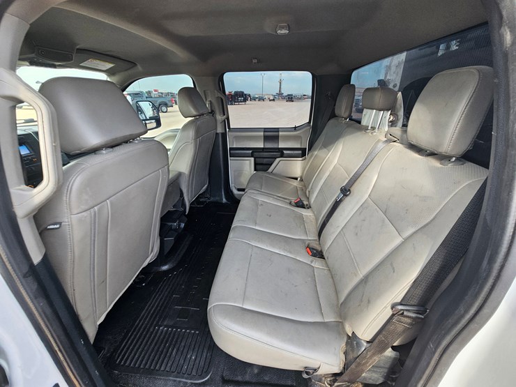 2022-ford-f350-image-6