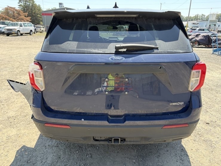 2020-ford-explorer-image-5