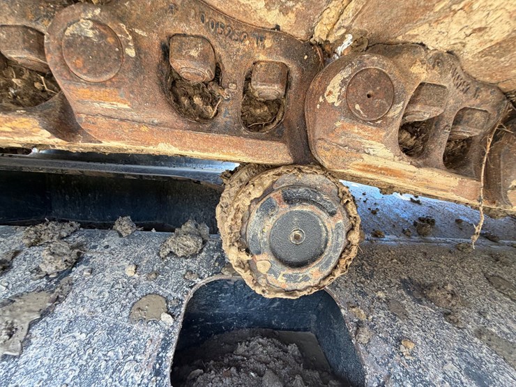 2020-deere-210g-image-26