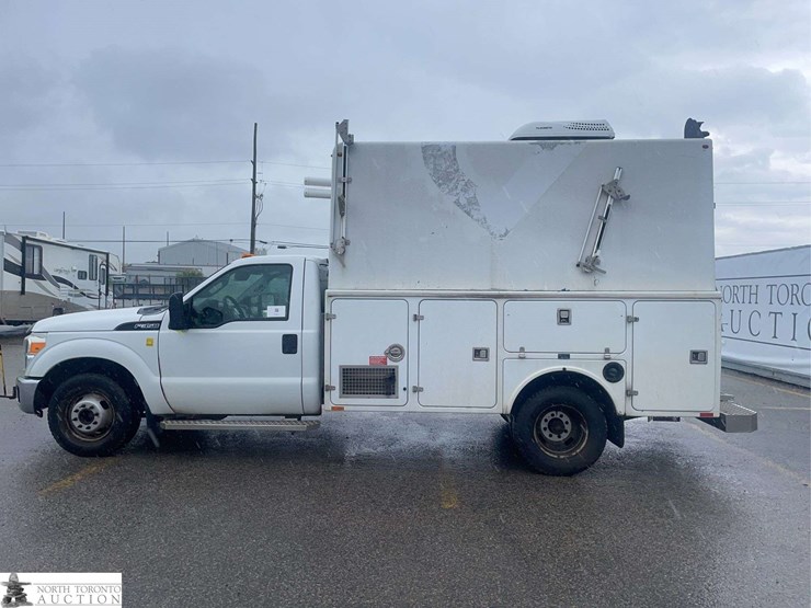 2011-ford-f350-image-8