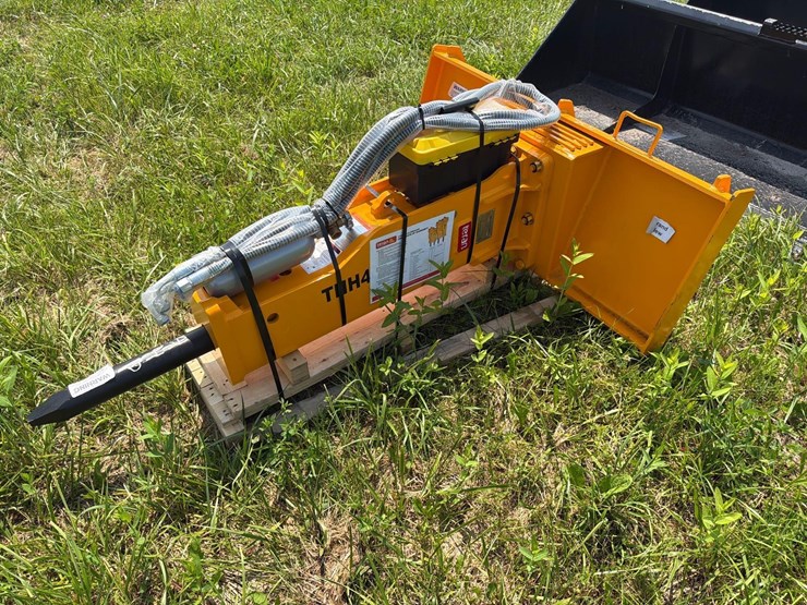 caterpillar-226-image-1